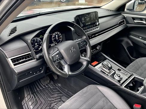 Used 2024 Mitsubishi Outlander SE AWD/4WD image 14