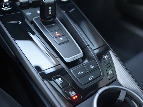 Used 2025 Porsche 911 Carrera GTS image 32