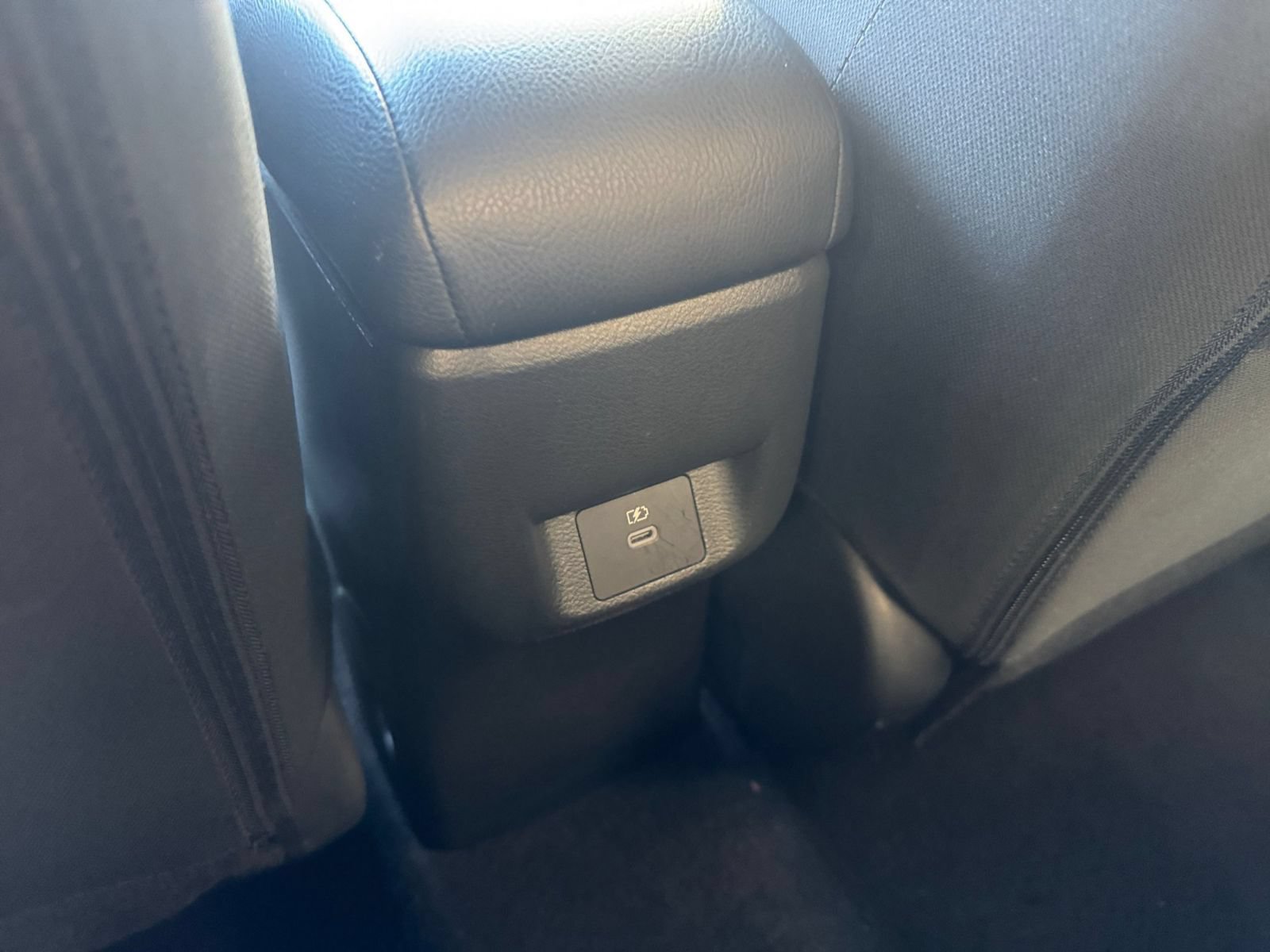 Used 2025 Nissan Versa SV FWD image 21