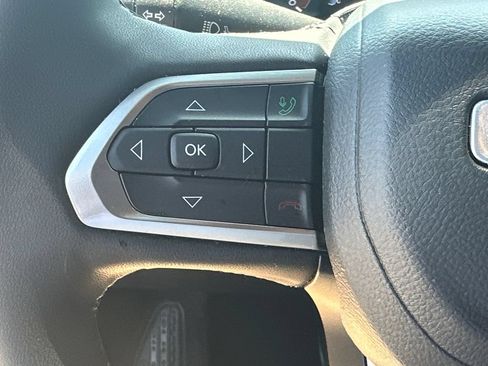 Used 2023 Jeep Compass Latitude AWD/4WD image 24