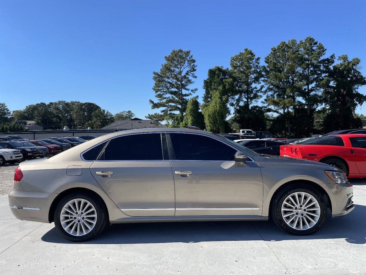 Used 2016 Volkswagen Passat 1.8T SE FWD image 9