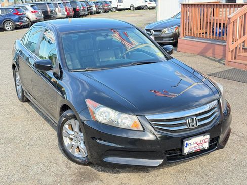 Used 2011 Honda Accord SE image 2