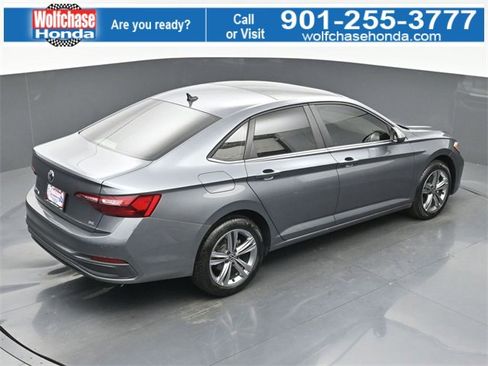 Used 2024 Volkswagen Jetta SE w/ Panoramic Sunroof Package image 34