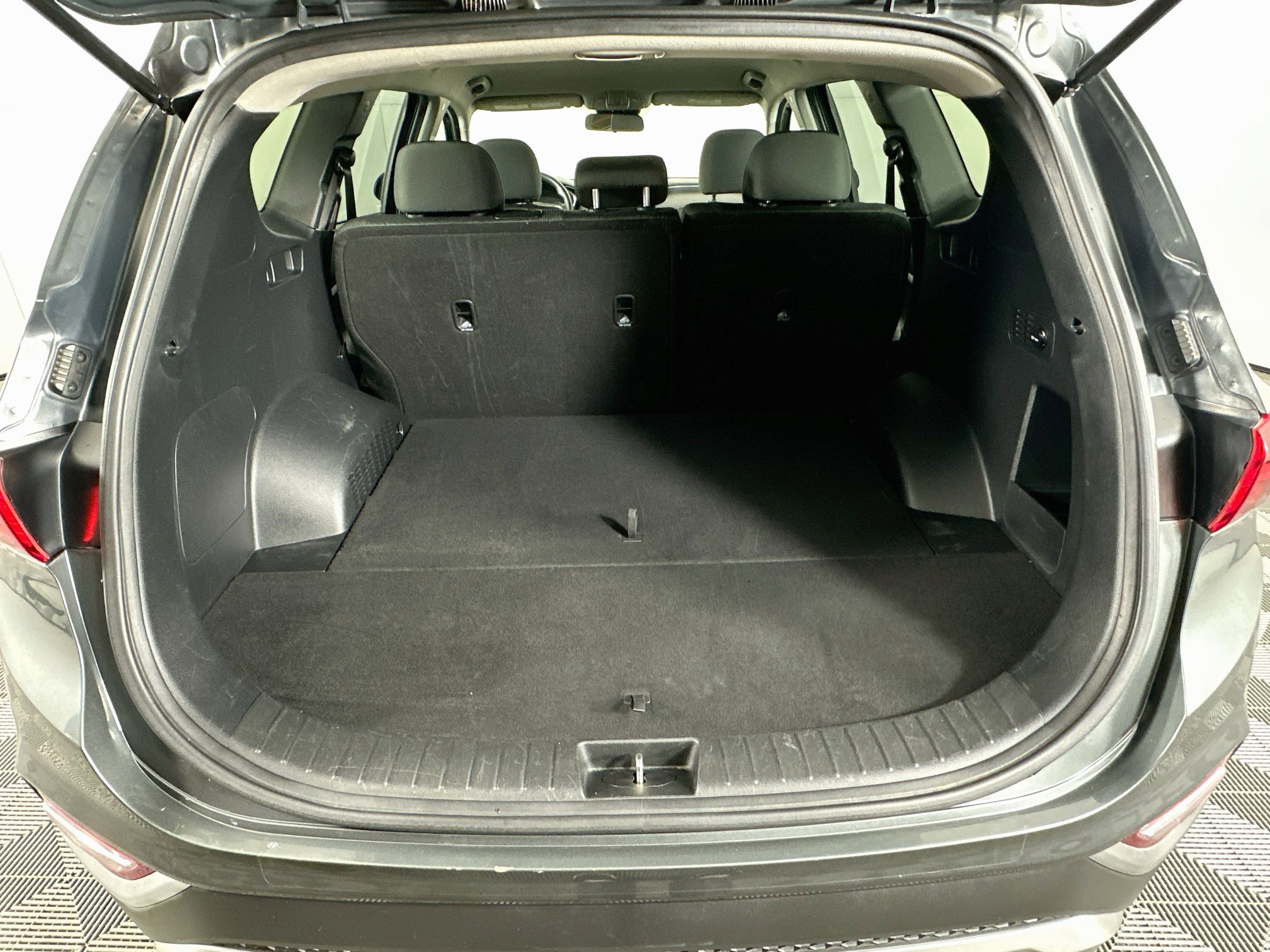 Used 2020 Hyundai Santa Fe SE w/ Cargo Package FWD image 28