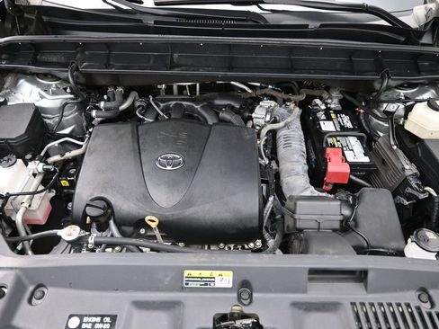 Used 2021 Toyota Highlander XSE FWD image 27