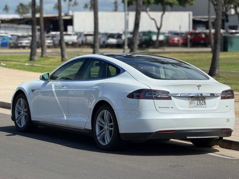 Used 2013 Tesla Model S RWD image 3