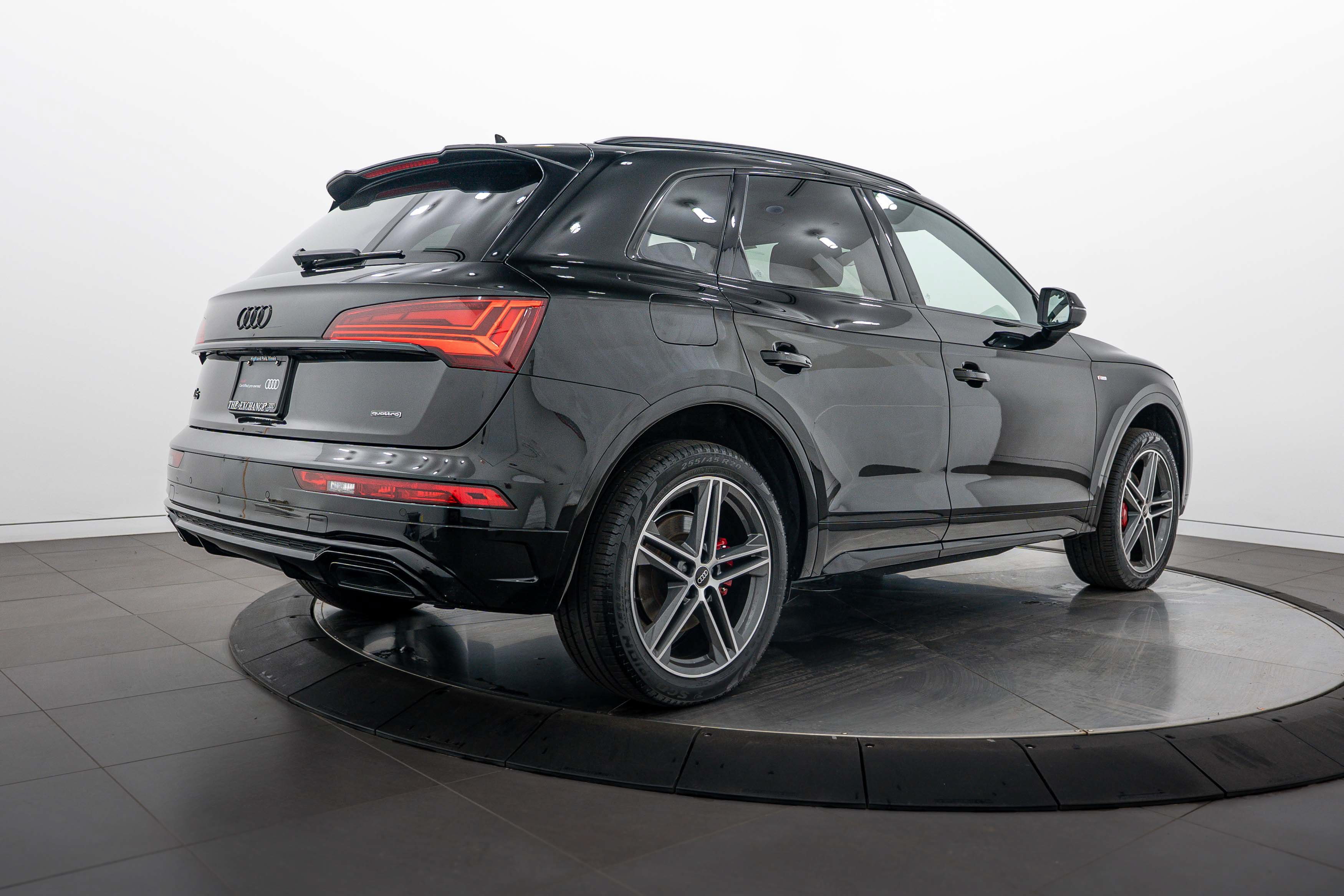 Certified 2024 Audi Q5 e Premium Plus AWD/4WD image 4