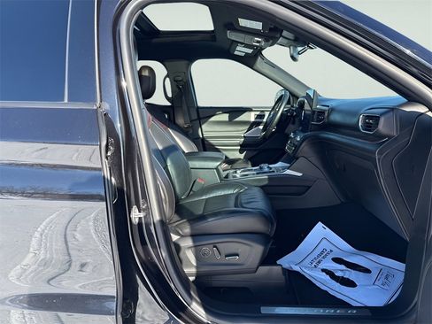 Used 2020 Ford Explorer Platinum w/ Premium Technology Package image 12