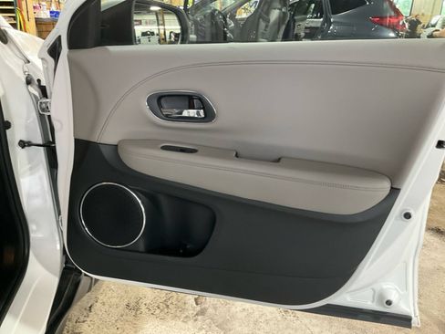 Used 2016 Honda HR-V EX-L image 18