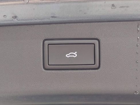 New 2026 Volkswagen Tiguan SE image 17