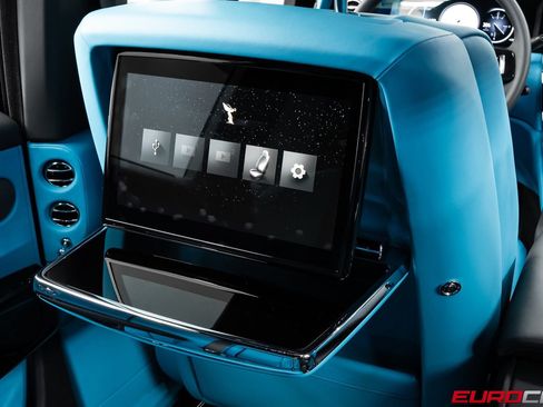 Used 2026 Rolls-Royce Cullinan AWD/4WD image 38