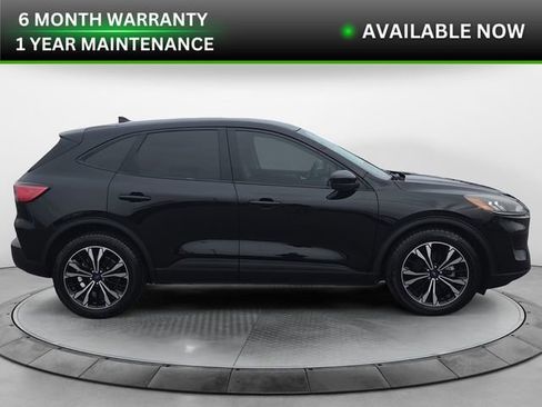 Used 2021 Ford Escape SE w/ SE Sport Appearance Package image 6