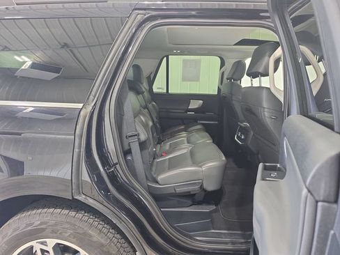 Used 2025 Ford Expedition Active AWD/4WD image 32