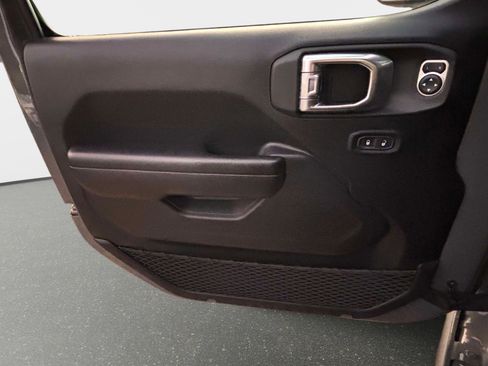 Used 2021 Jeep Wrangler Willys image 16