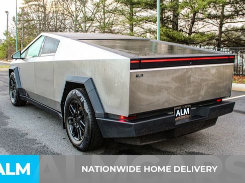 Used 2025 Tesla Cybertruck AWD Crew Cab image 4