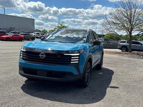 New 2026 Nissan Kicks SR FWD image 8