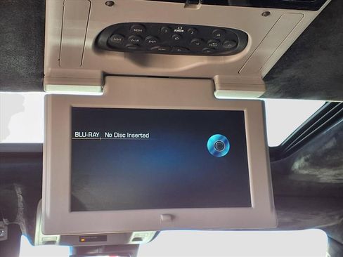 Used 2015 Cadillac Escalade ESV Premium image 16