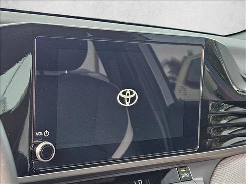 Used 2026 Toyota Camry SE FWD image 12