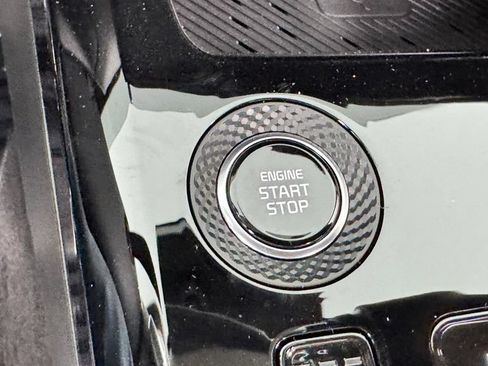 New 2026 Kia Niro EX FWD image 23