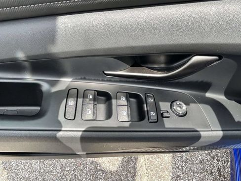 Certified 2025 Hyundai Elantra Sport FWD image 13