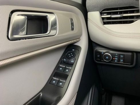 New 2026 Ford Explorer Active w/ Active Comfort Package image 21