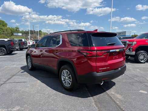 Used 2022 Chevrolet Traverse LT image 4
