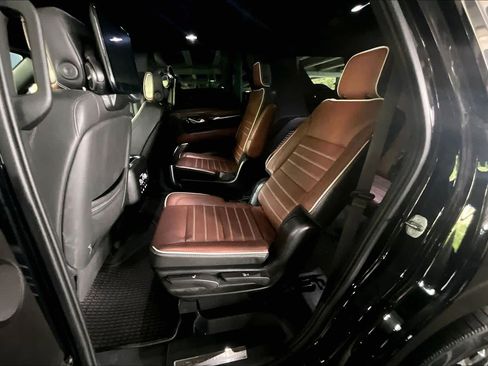 Used 2023 GMC Yukon Denali Ultimate AWD/4WD image 37