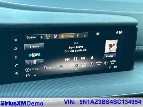 Certified 2025 Nissan Murano SV AWD/4WD image 25