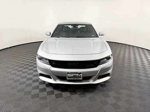 Used 2019 Dodge Charger SXT w/ Leather Interior Group image 3