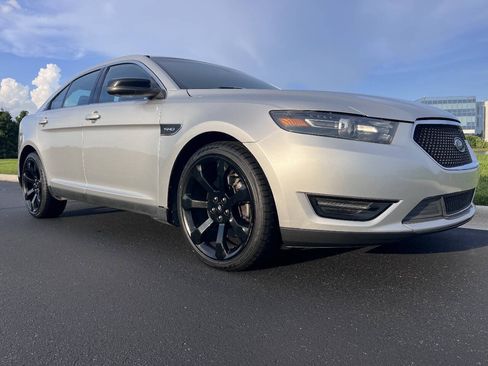 Used 2019 Ford Taurus SHO AWD/4WD image 15