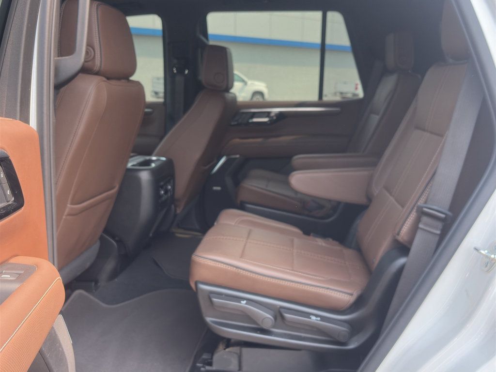 Used 2025 Chevrolet Tahoe High Country w/ Sun And Tow Package AWD/4WD image 14
