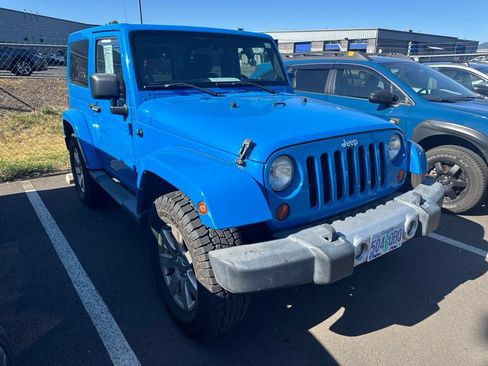 Used 2012 Jeep Wrangler Sahara AWD/4WD image 5