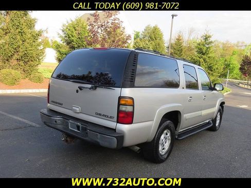 Used 2004 Chevrolet Suburban LT w/ Preferred Equipment Group AWD/4WD image 12