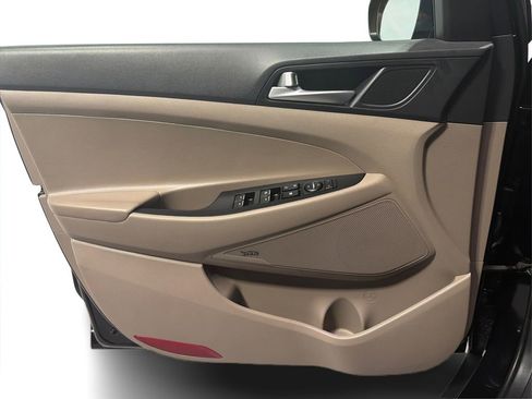 Used 2020 Hyundai Tucson Limited w/ Winter Weather Package image 19