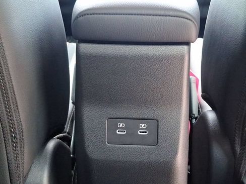 Certified 2025 Nissan Kicks SR FWD image 31