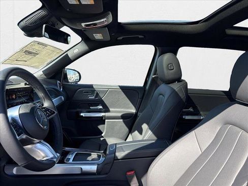 New 2025 Mercedes-Benz GLB 250 4MATIC image 15