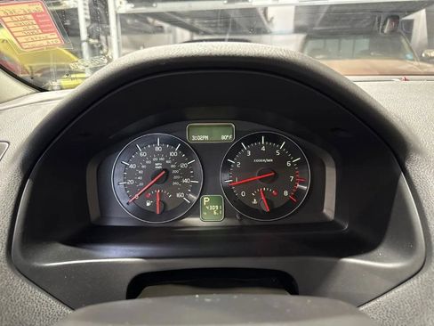 Used 2013 Volvo C30 FWD image 13