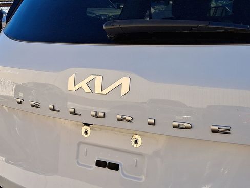 Certified 2022 Kia Telluride S image 16