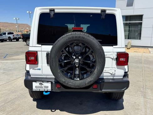 Certified 2024 Jeep Wrangler Unlimited Sahara AWD/4WD image 5