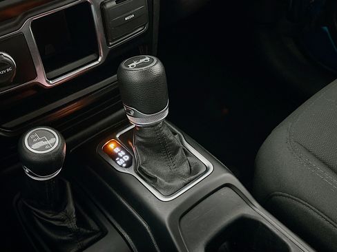 Used 2020 Jeep Wrangler Unlimited Sport image 23