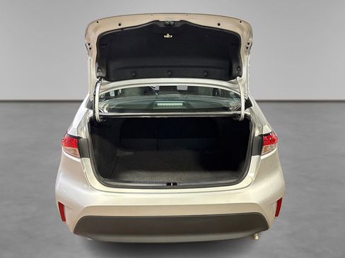 Used 2025 Toyota Corolla LE image 11