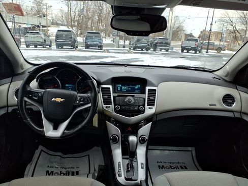 Used 2013 Chevrolet Cruze LT image 14