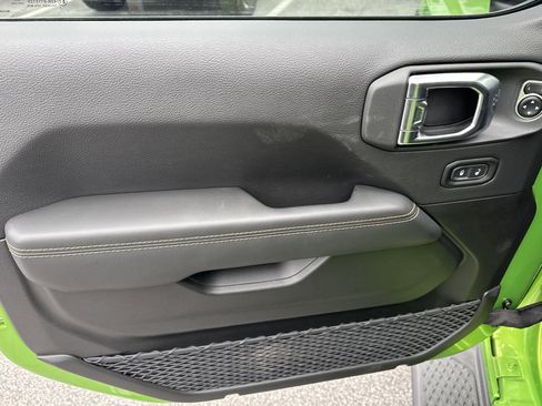 New 2025 Jeep Gladiator Sport image 11