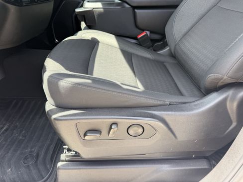 Used 2025 Chevrolet Silverado 1500 LT RWD image 27