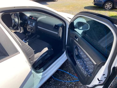 Used 2010 Volkswagen Jetta S image 11