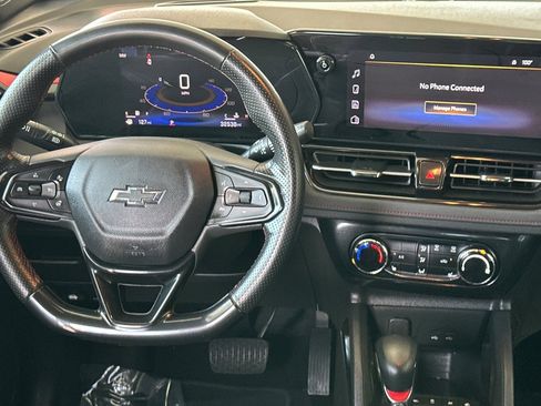 Used 2024 Chevrolet TrailBlazer RS FWD image 11