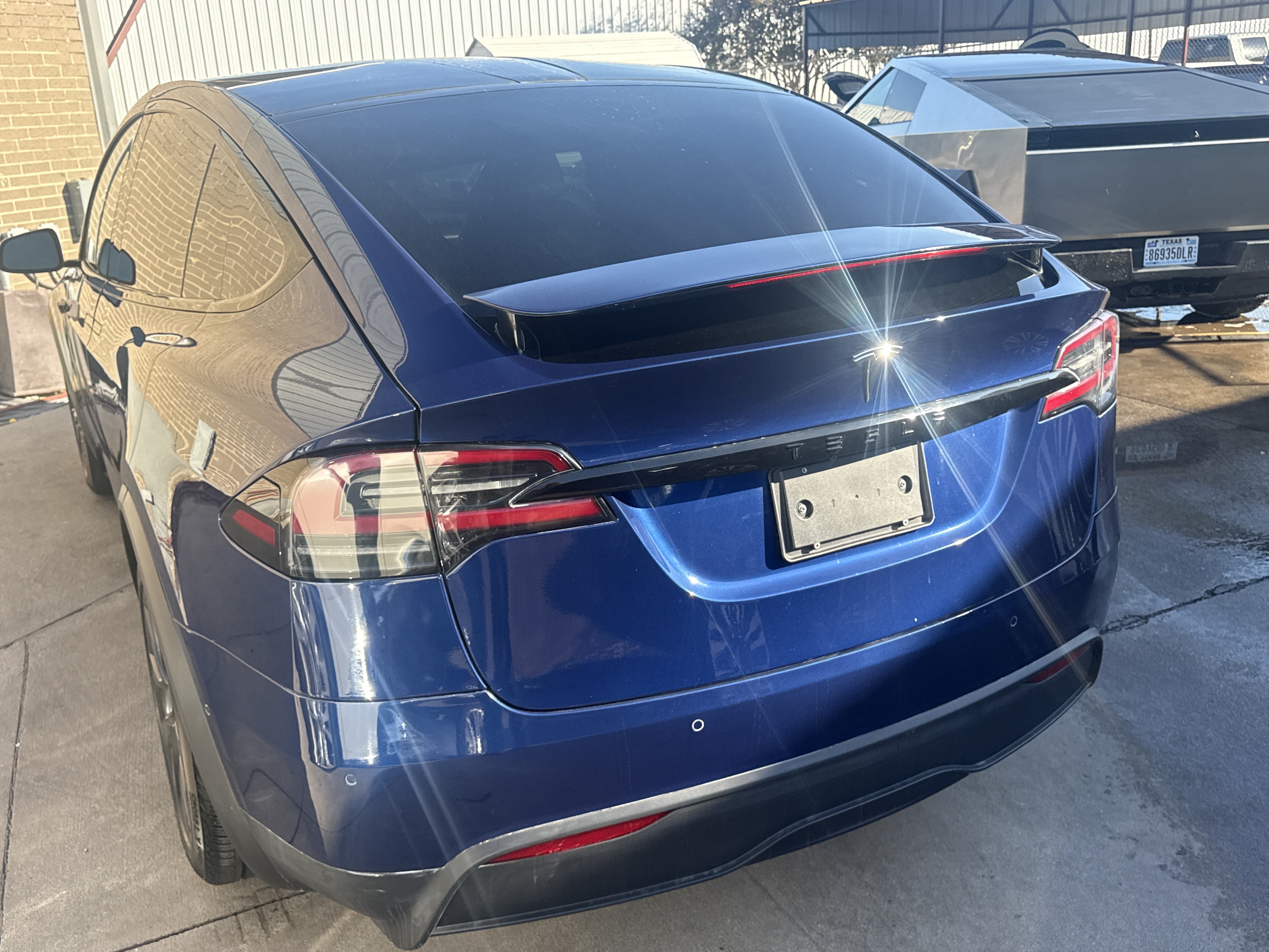 Used 2023 Tesla Model X AWD/4WD image 2