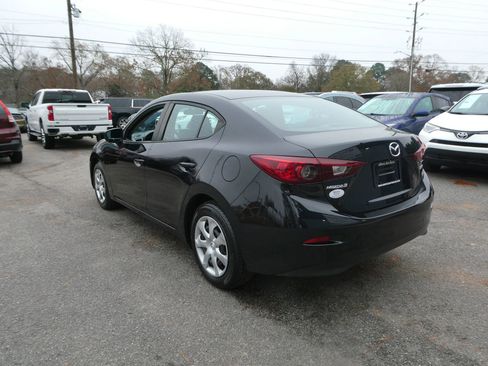 Used 2017 MAZDA MAZDA3 Sport image 8