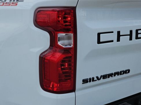 New 2026 Chevrolet Silverado 1500 Custom Trail Boss w/ LPO, Dark Essentials Package AWD/4WD image 36