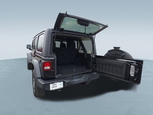 Used 2019 Jeep Wrangler Unlimited Sport S image 17